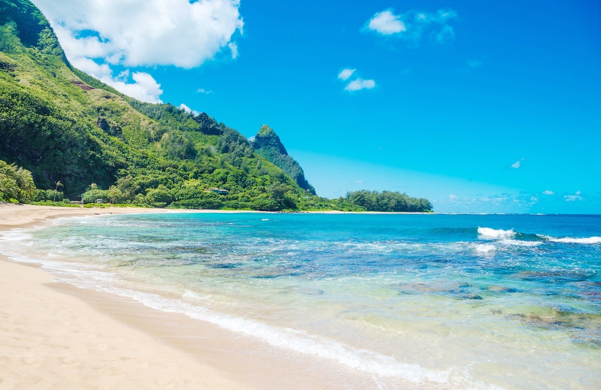 New! Haena A-frame home – next to Tunnels Beach gallery image 2