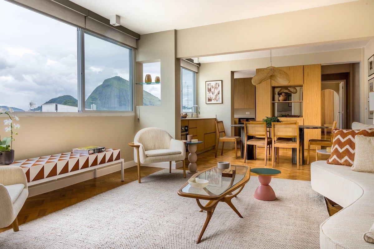 Charming Apartment for Seasonal Rental in Leblon gallery image 2