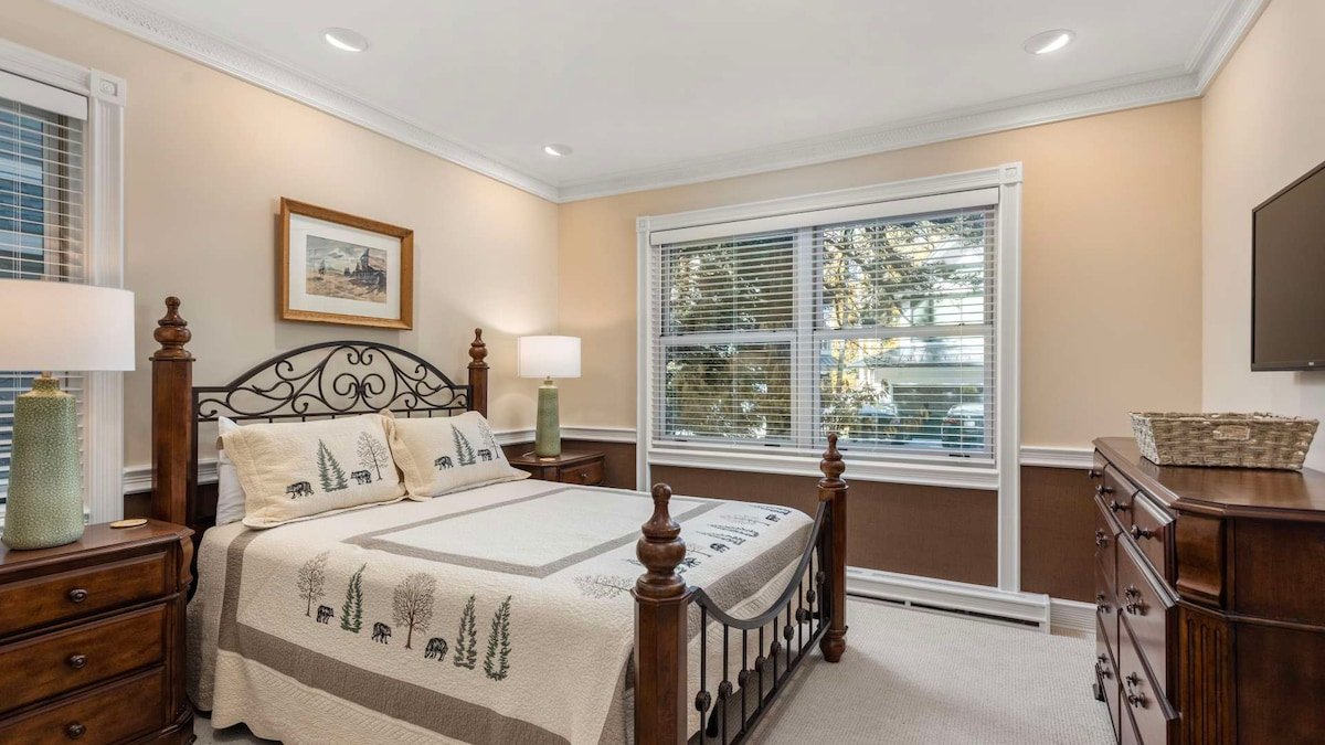 Luxurious Aspen Mountain Home | West End Splendor gallery image 5