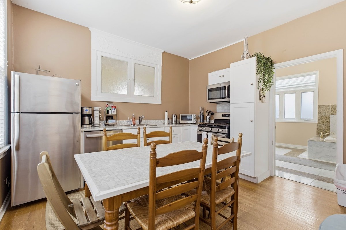 Warm & Comforting 4br/2ba In Andersonville gallery image 4