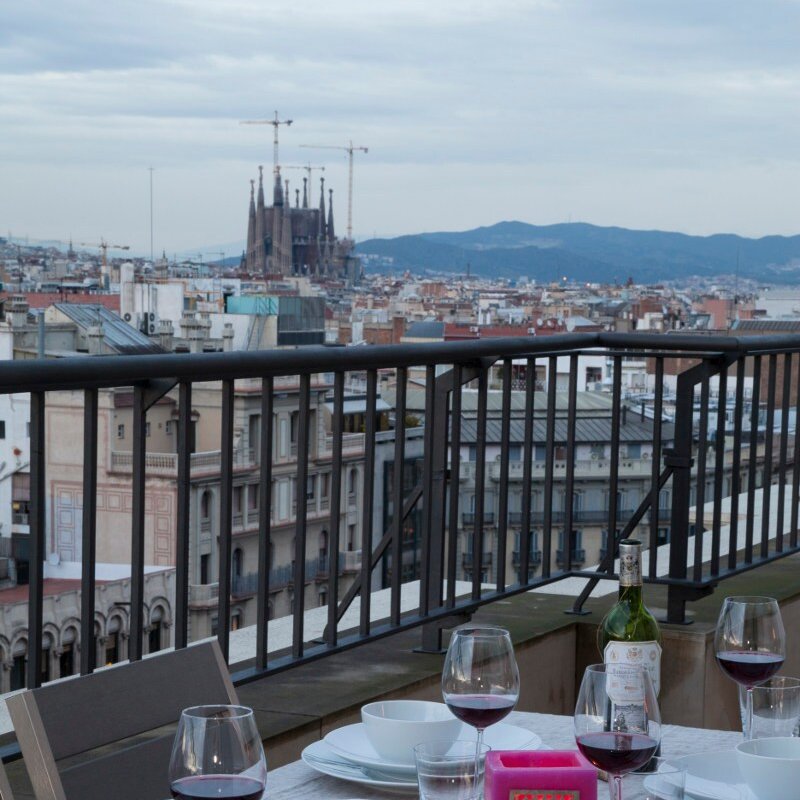 Paseo de Gracia with Terrace: Love! gallery image 4