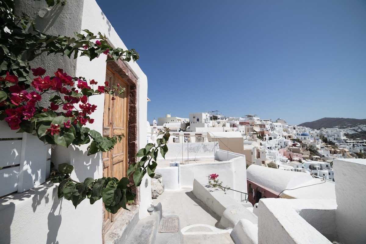 The Volcano Cave House by Spitia Santorini gallery image 3