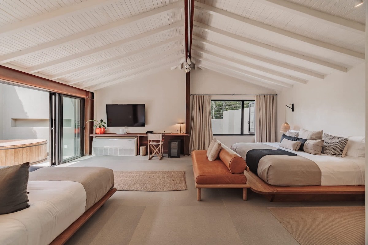 |EP| Luxury Stay at 3BR hideaway “Casa Uribe” gallery image 2