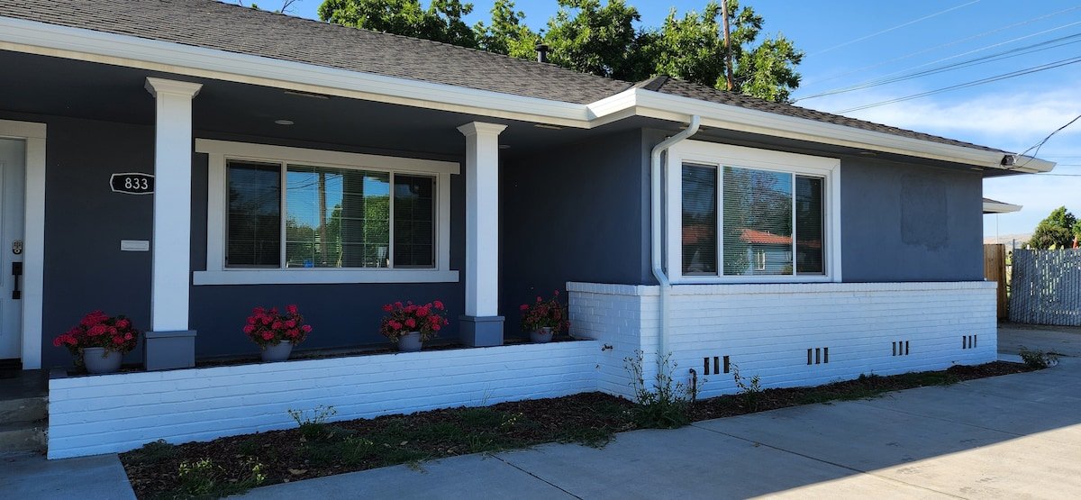 Gorgeous newly renovated gallery image 4