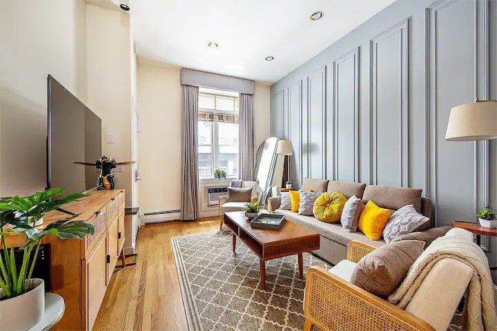 Spacious Duplex in Hell’s Kitchen gallery image 3