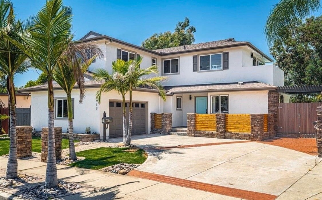 Beautiful Mega Mansion House with Pool and Jacuzzi gallery image 3