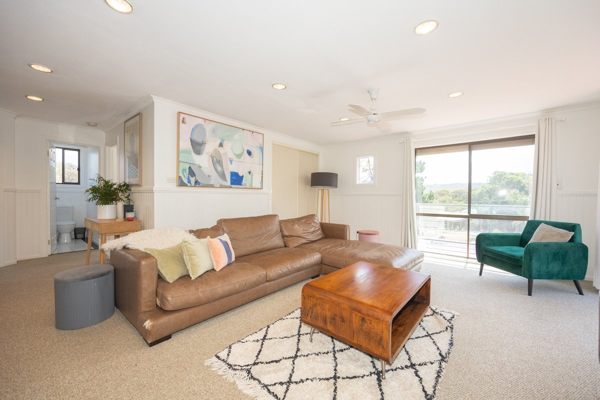 Sunnymead Heated Pool Retreat gallery image 4