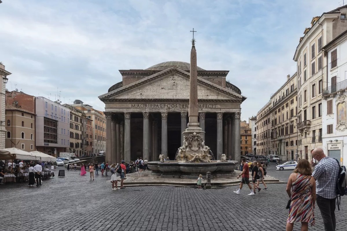 Live Roma | Luxury Pantheon View gallery image 4