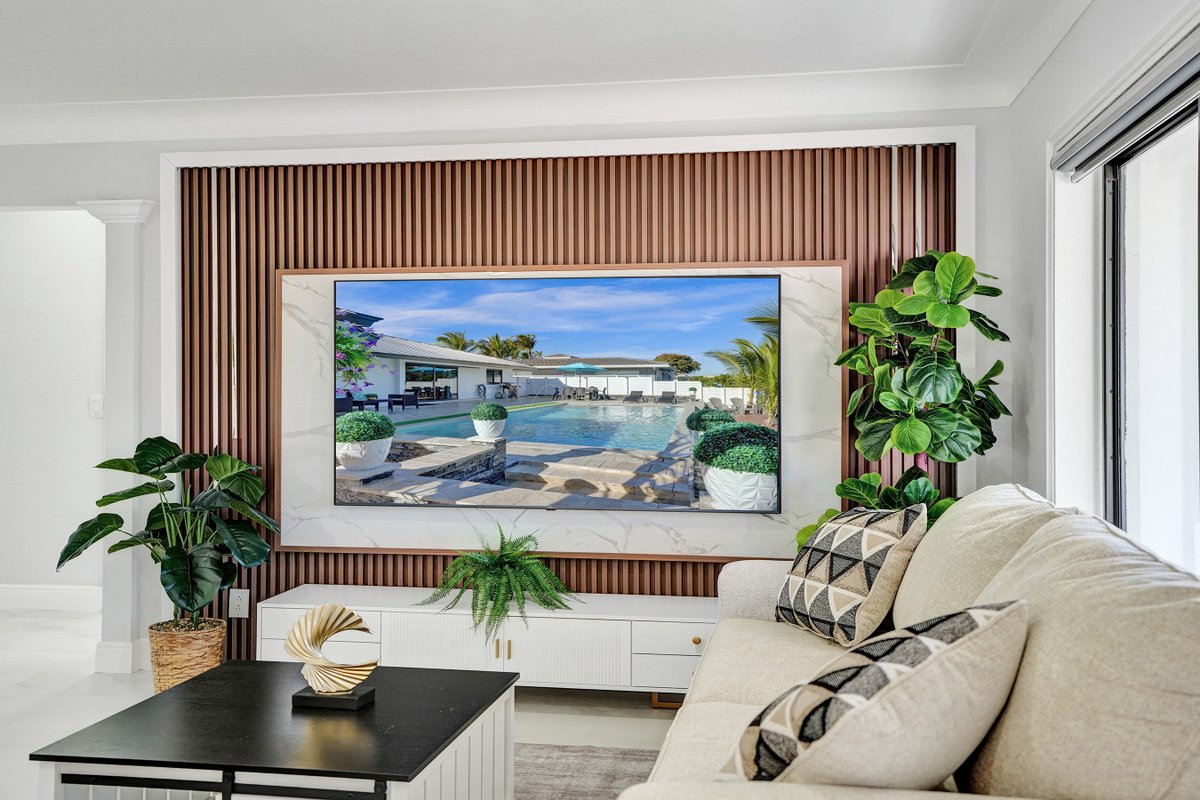 Waterfront Escape w Pool, Dockside Lounge & Games