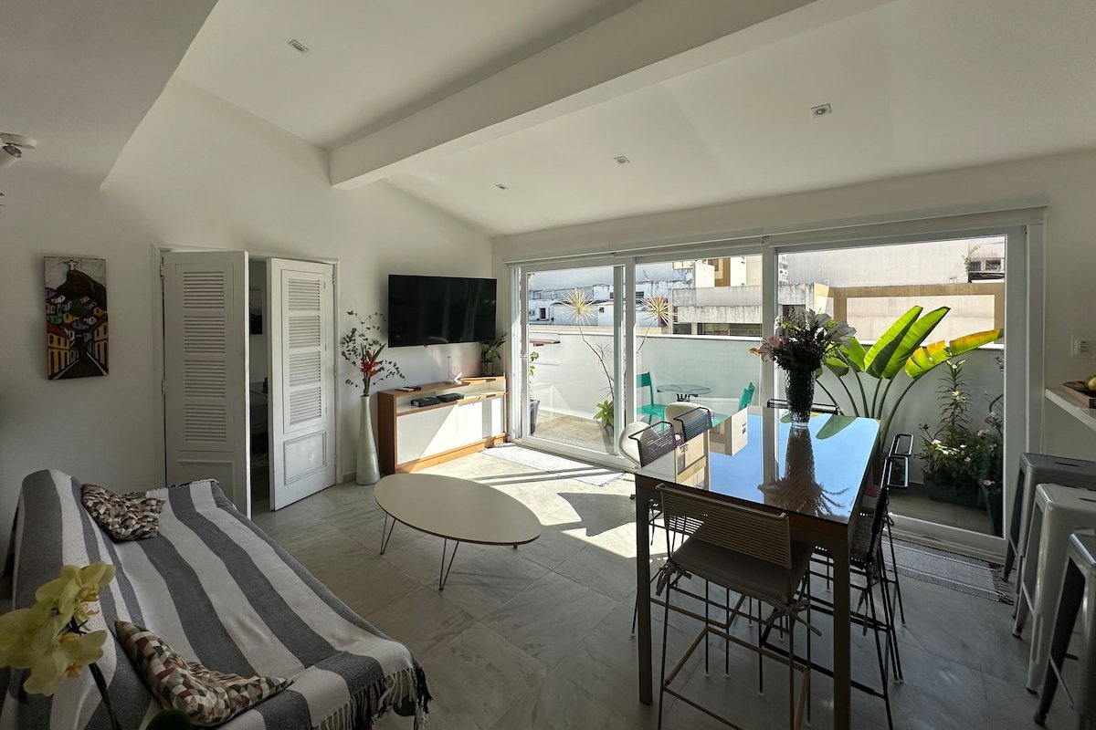 ELEGANT 3 BEDROOM PENTHOUSE IPANEMA IDEAL LOCATION gallery image 2