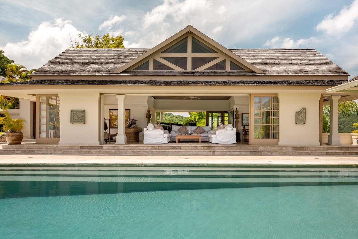 Silent Waters Villa – 9 Bedroom Estate – Two Pools gallery image 4