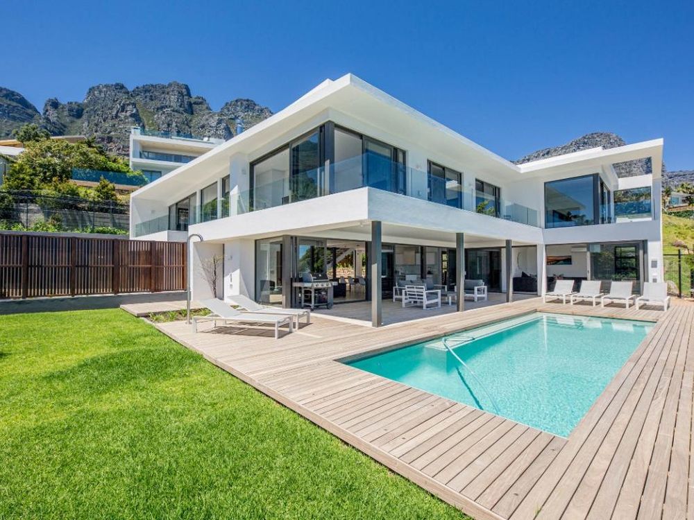 Photo 2 of 8 Fiskaal Villa accommodation in Camps Bay, Cape Town with 6 bedrooms and 6 bathrooms