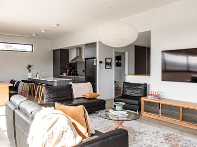 Spacious Launceston Retreat – Perfect for groups!