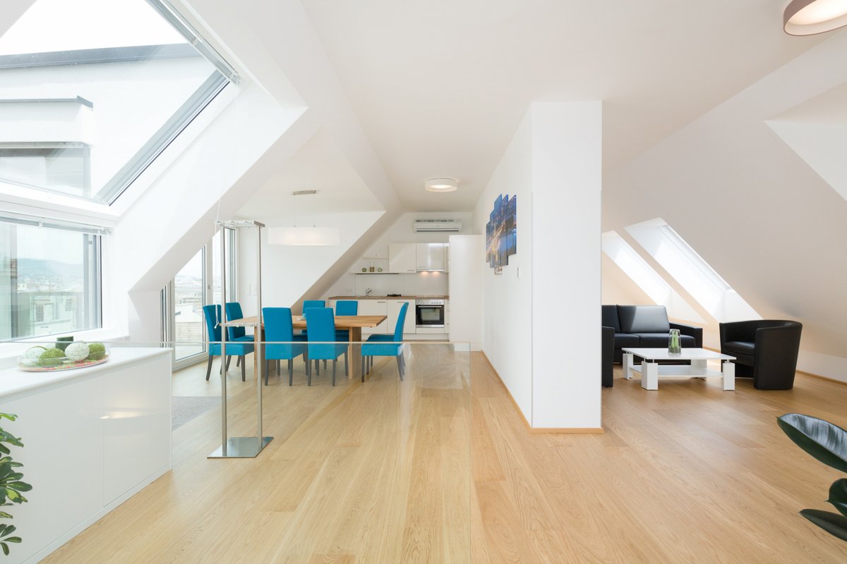 Central & Modern 3BR/3BA, Terrace & Riverside Chic