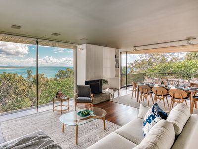 Laguna Bay Vista – Ocean Views over Hastings St