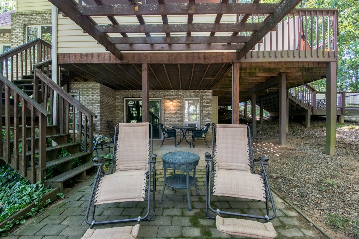 Asheville Mountain Home 5 BDRM Dog Frndly, Hot Tub gallery image 3