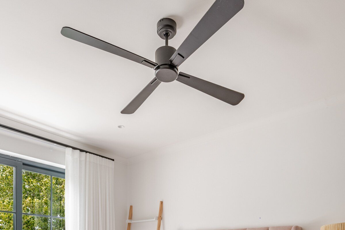 Newly Renovated 5-Bed Home in Upper Constantia gallery image 4