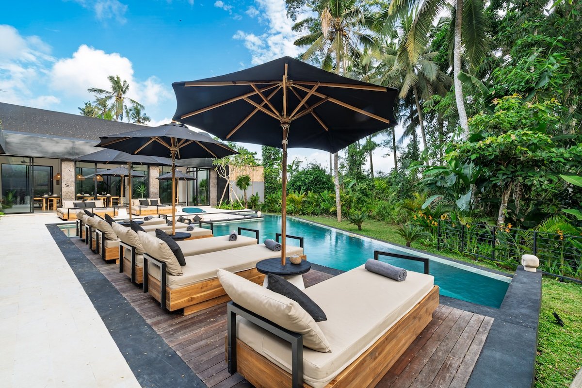 9BR Ker Heol & Asmara: Private Pools & Gym Ubud