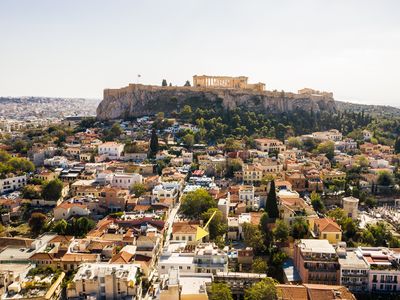 The Hadrian Wall – A Historic Acropolis Villa