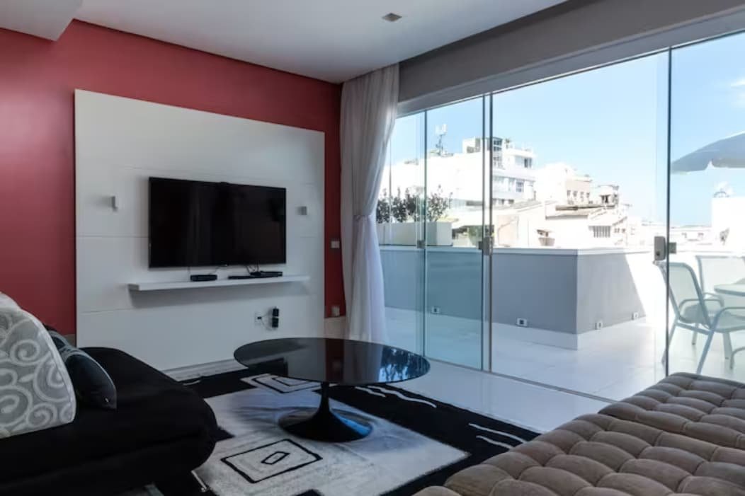 Ipanema penthouse near beach gallery image 2