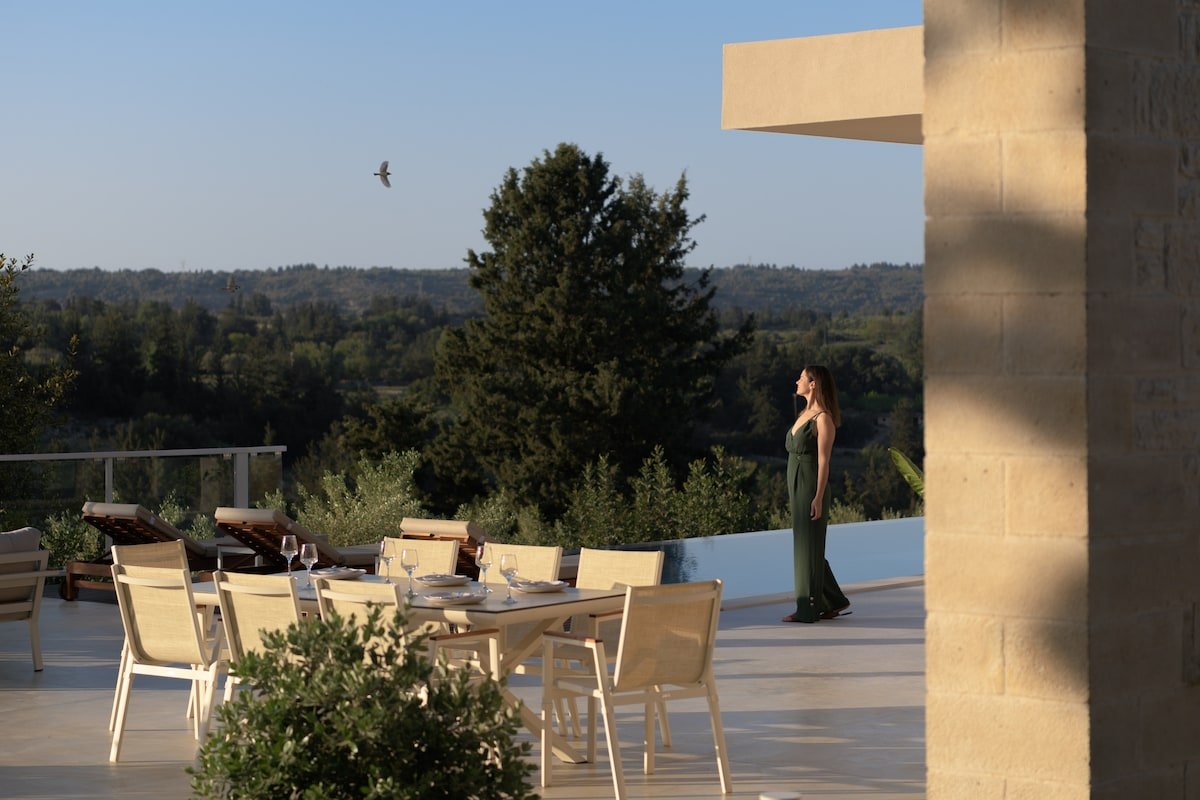 Reflection Villa, Heated Pool & Absolute Seclusion gallery image 2