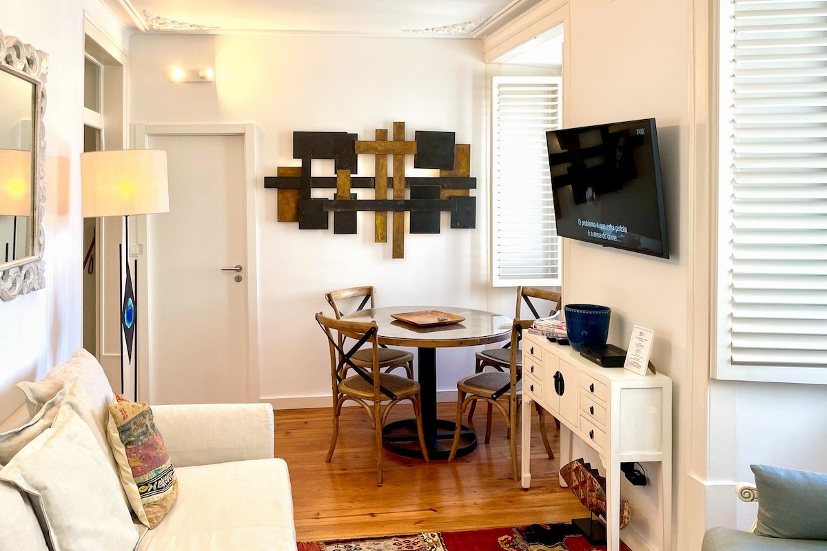 Bright and spacious apt on the city centre gallery image 2