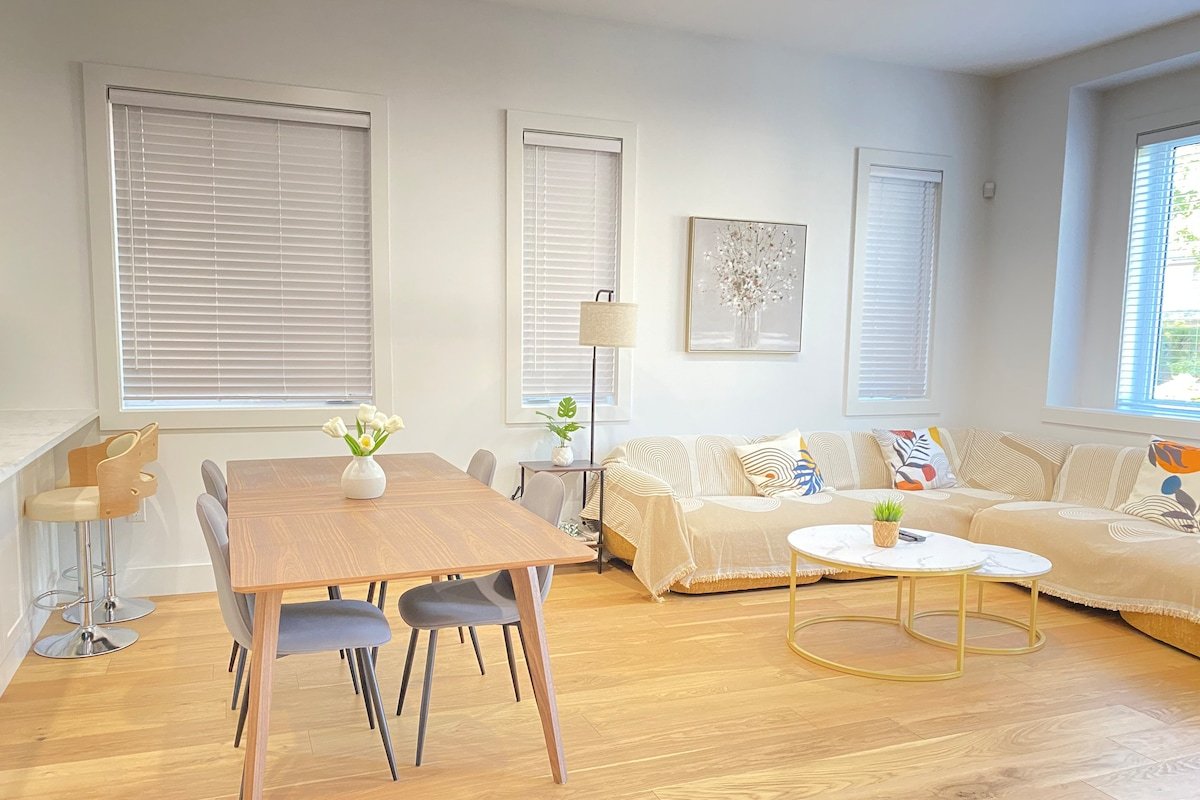 New 3BR House Near Everything gallery image 3