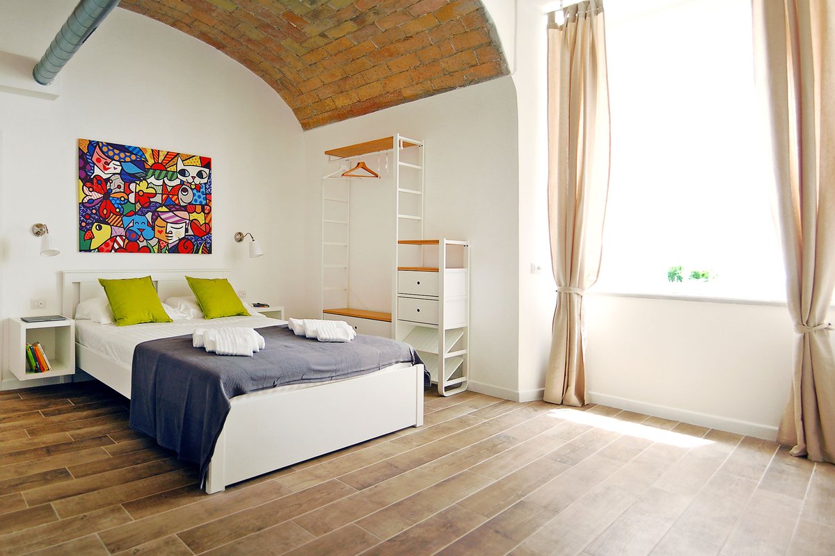 BIG Honey Colosseum 12pax 4bdr