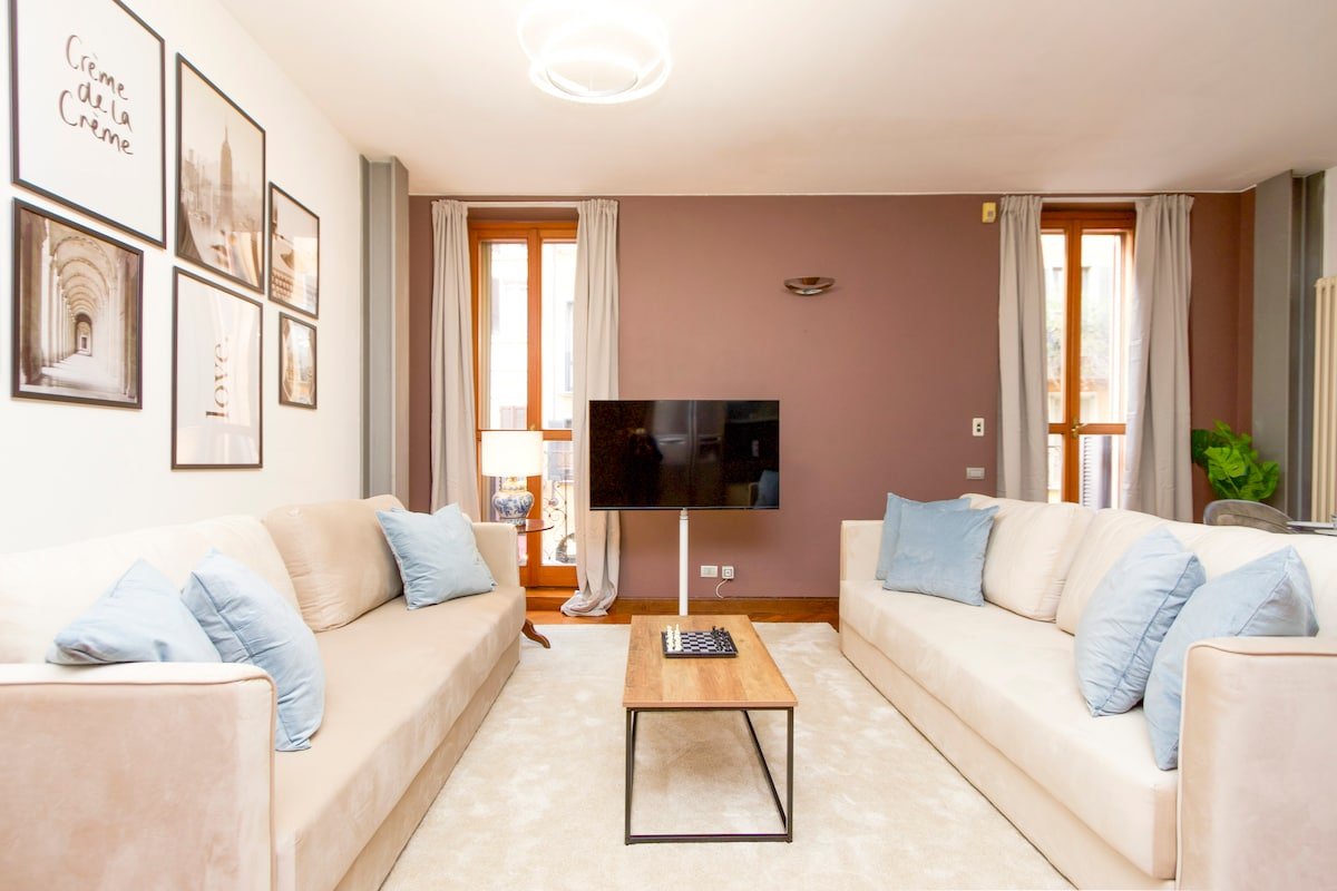 “Vista Brera” Penthouse in Brera+Jacuzzi Privata gallery image 3