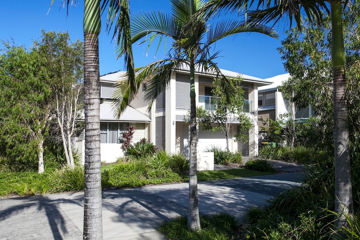 Beachhaven – steps to the beach! gallery image 3