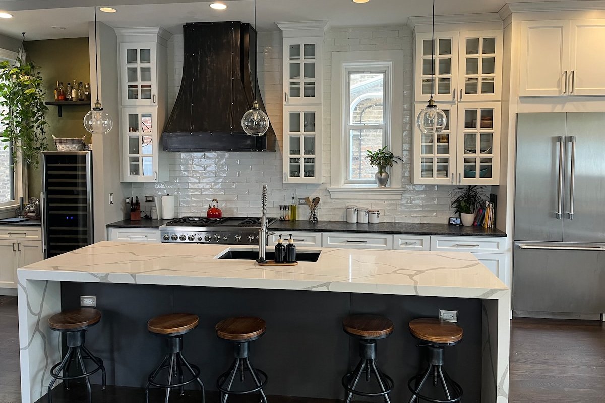 Gorgeous Home in Heart of Wicker Park gallery image 2