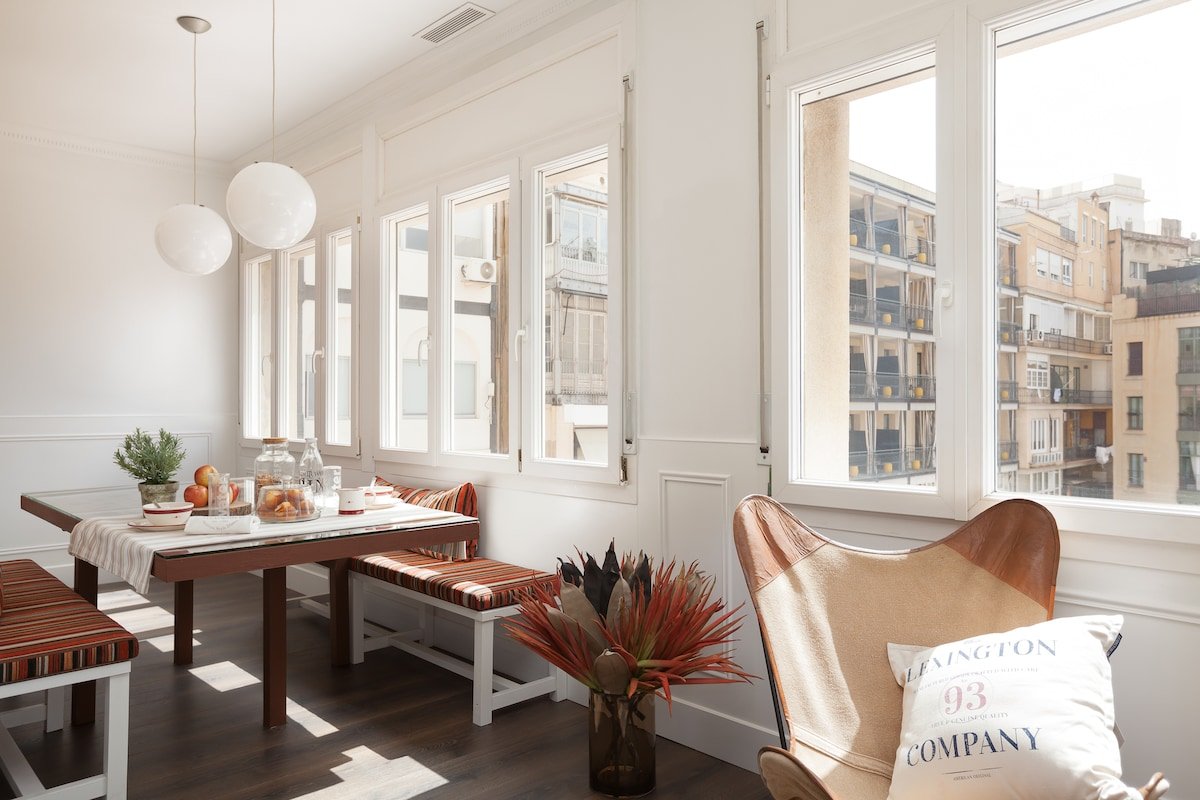 Grandeluxe Apartment by Coliseum EnjoyBCN Apts gallery image 4