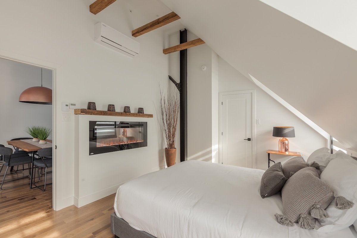 PENTHOUSE- OLD QUEBEC Lofts Ste-Anne (6 people) gallery image 2