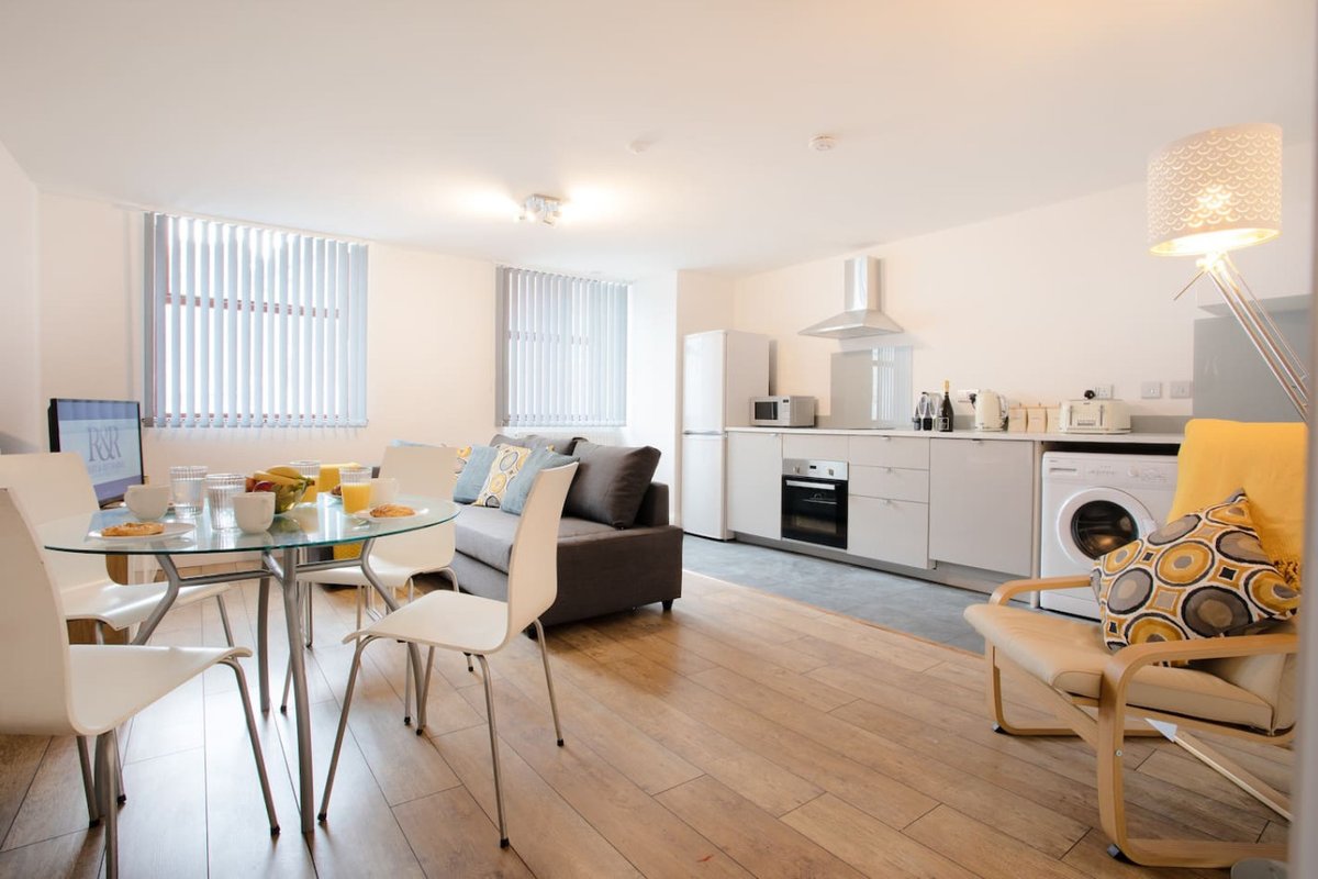 2BR | smart TV | self check-in | coffee machine