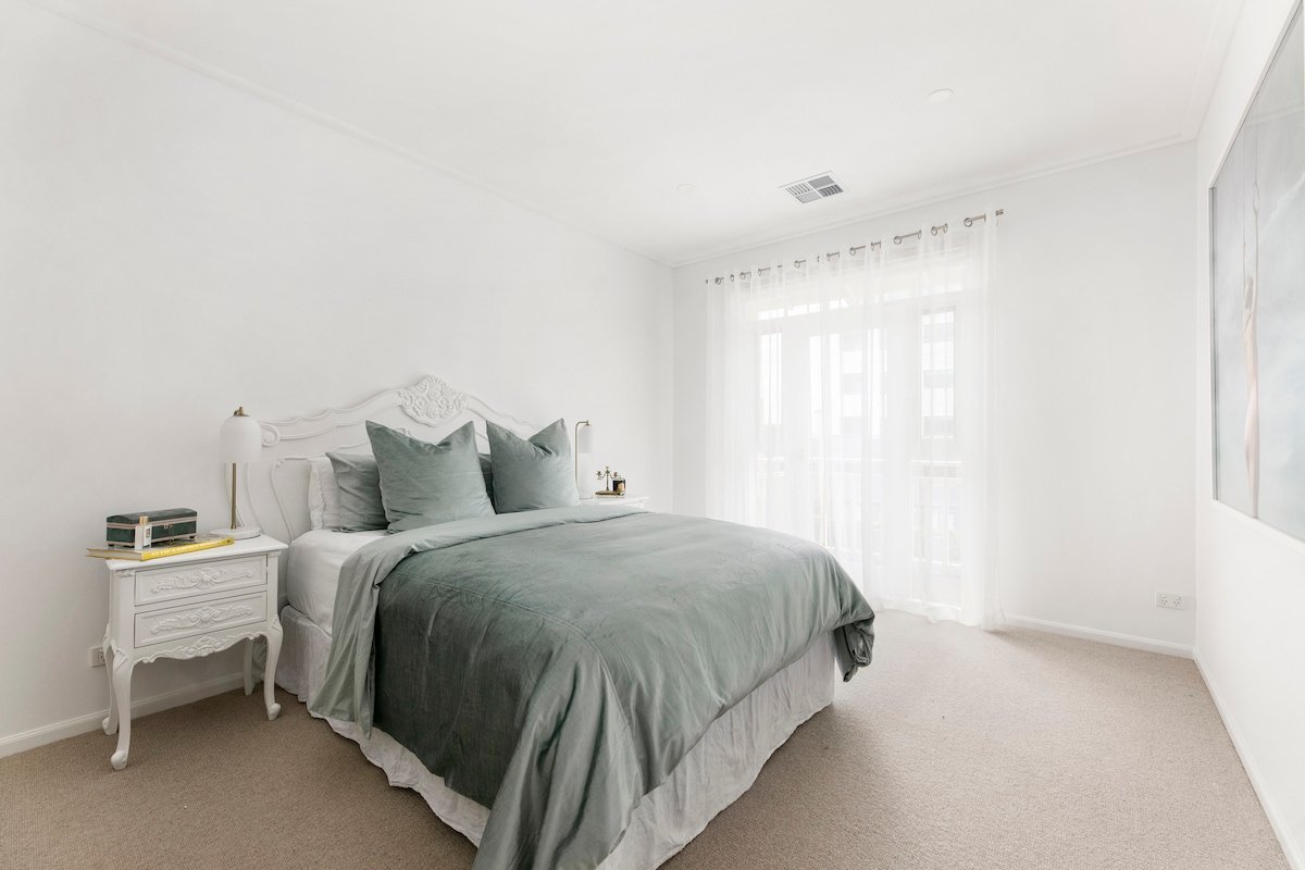 3-Bed Luxury Apt in Port Melbourne gallery image 5
