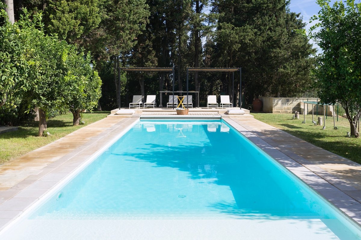 Beautiful Villa near Lecce with Pool and Garden gallery image 3