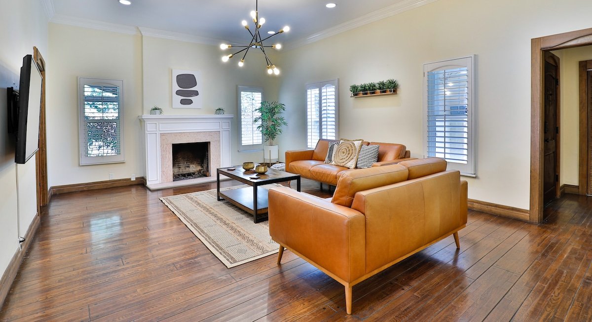 City Paradise: Saltwater Pool/Spa and Ping-Pong gallery image 3