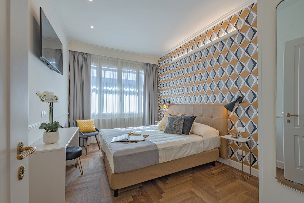 Dreams Over Ponte Vecchio-Luxury-View-5 Bedrooms gallery image 5