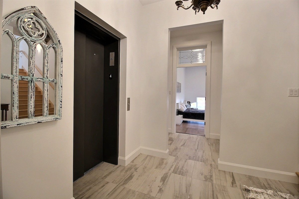 Castle Manor Penthouse – more units available gallery image 4