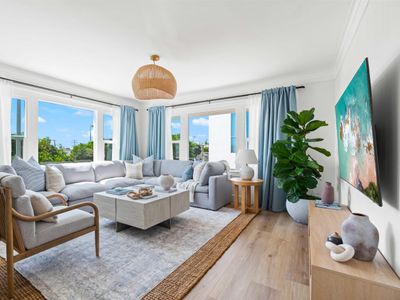 Manhattan Beach Escape | 2 Min Walk | Parking