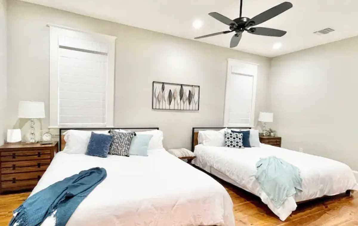 Mid-Century Newly Modern gallery image 5