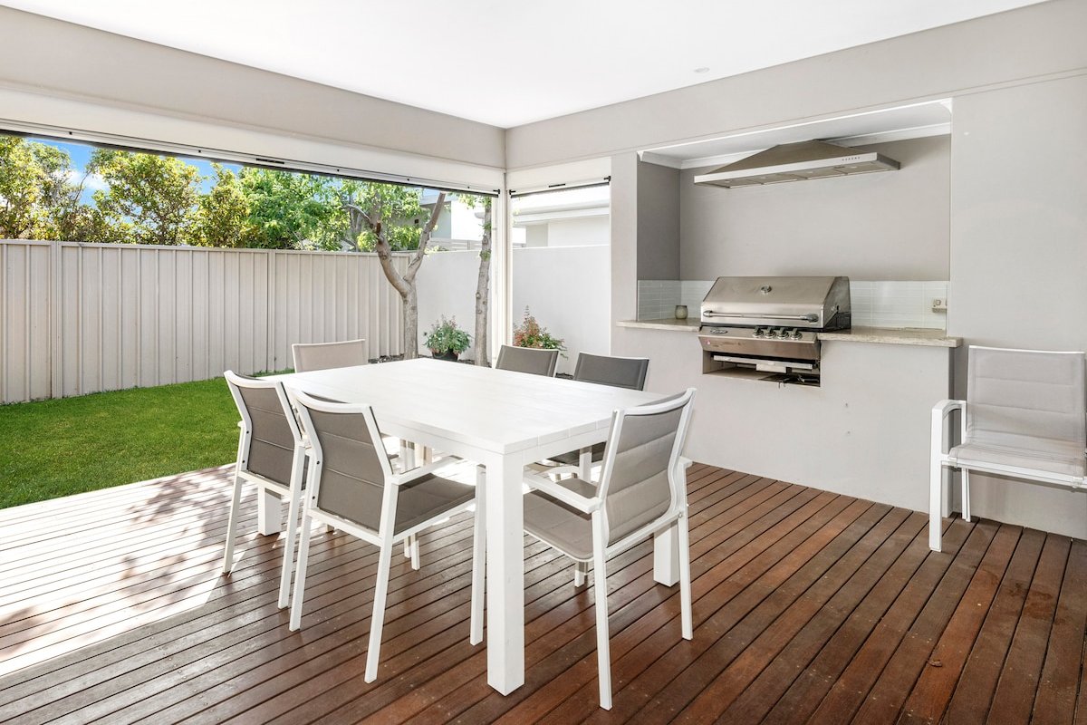 * 2 Story luxury beach house * gallery image 5