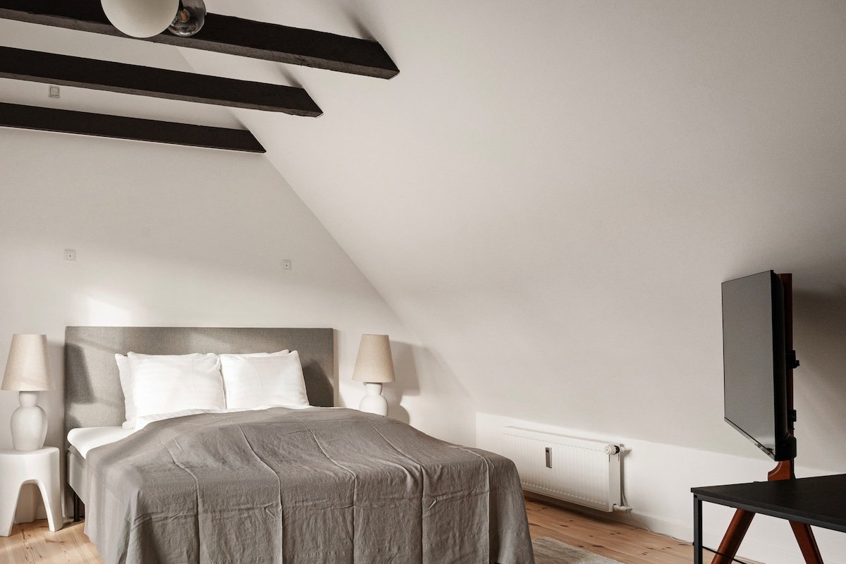 Luxury 3-Story Penthouse in CPH City Centre gallery image 5