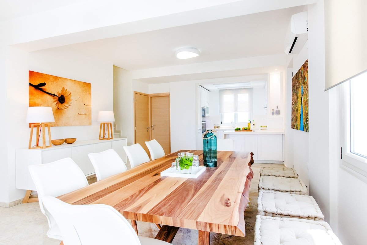 Family Villa Bella Elena with Heated Pool gallery image 5