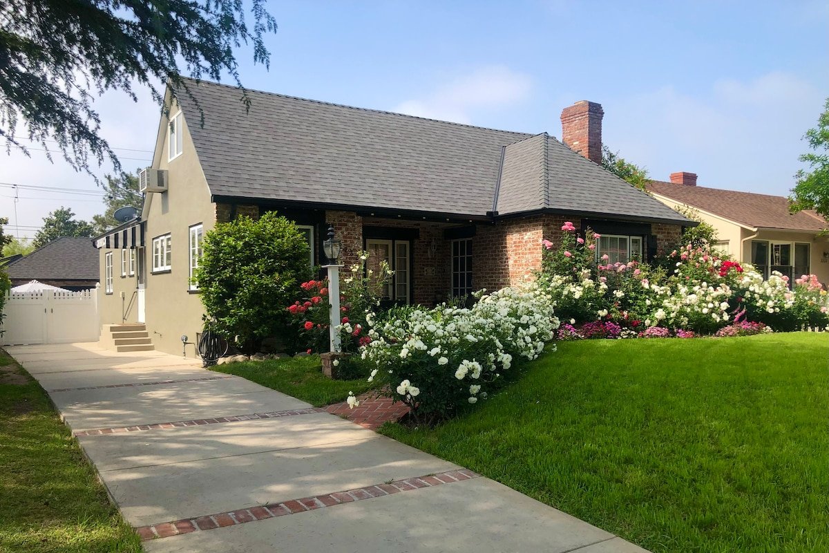 Charming Pasadena English Cottage gallery image 3