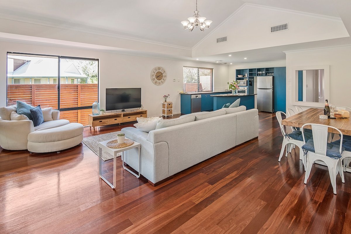 Away By The Bay- beach front- Ducted Heating/cooling gallery image 4