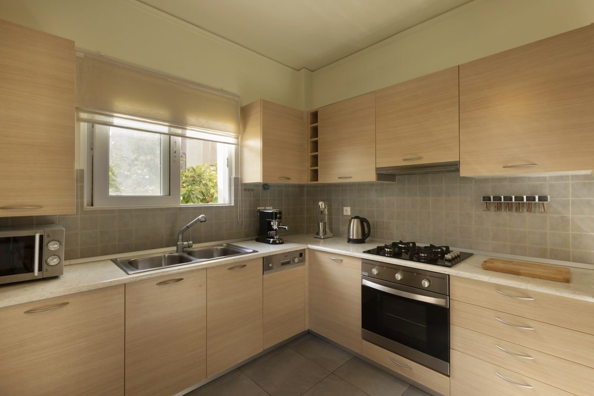 3br Prime Apt a breath away from the Acropolis! gallery image 5