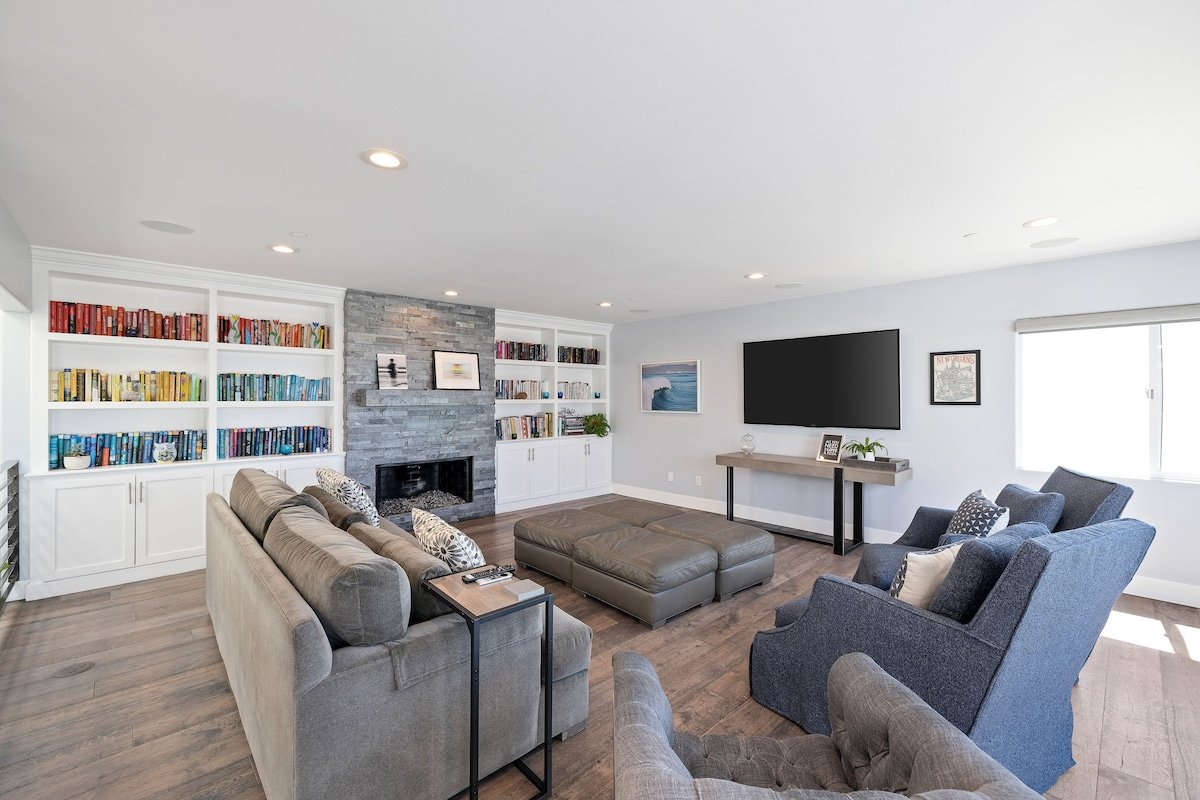 Luxe & Comfy Gem: Ocean View Decks, Hot Tub gallery image 5