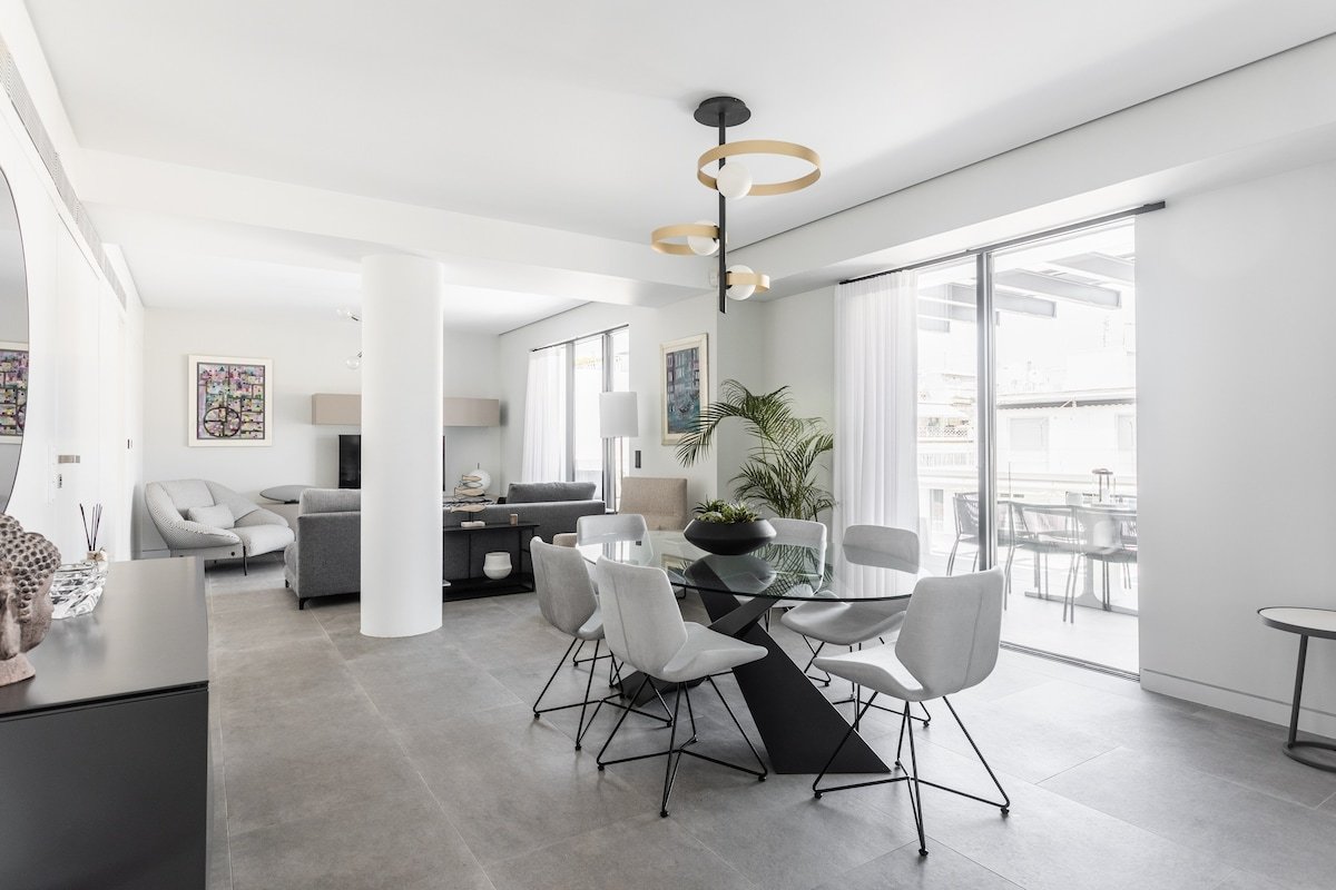 Elegant, spacious aprt for 6, jacuzzi @ Kolonaki gallery image 2