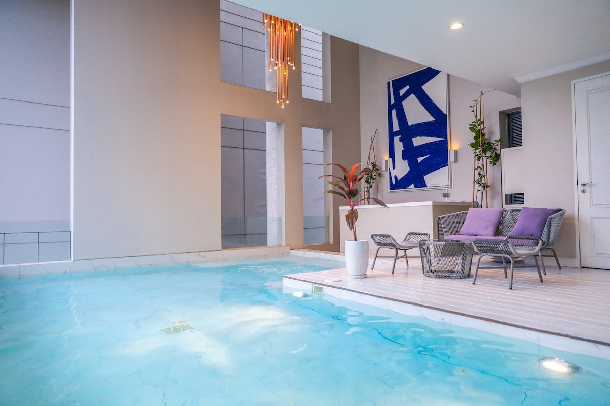 Lavish Pool Club Villa in Thonglor Core ｜600m BTS gallery image 3